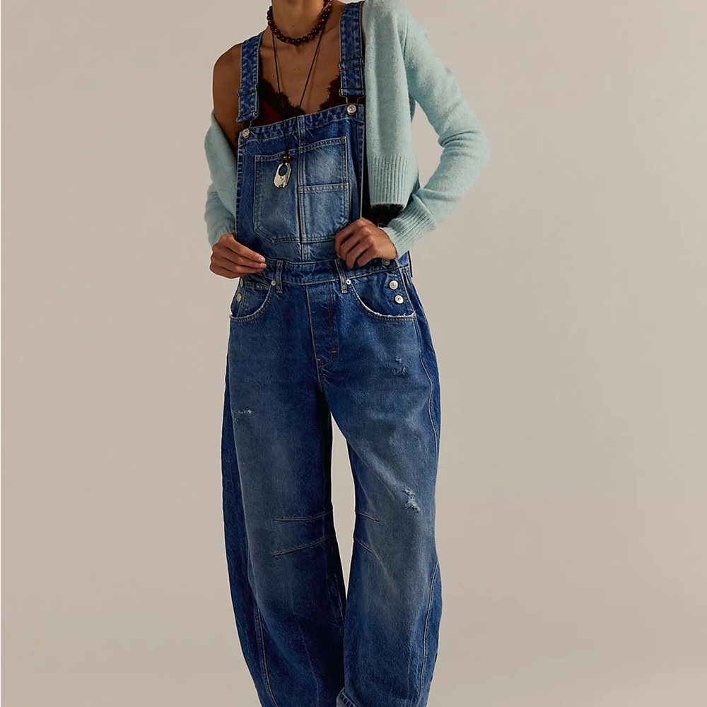 Super cute Free People We The Free Good Luck Barrel Overalls! Blue Glory💙